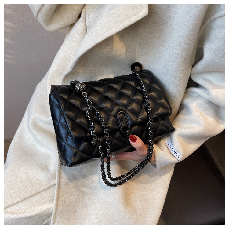 Noelle – Chain Crossbody Bag